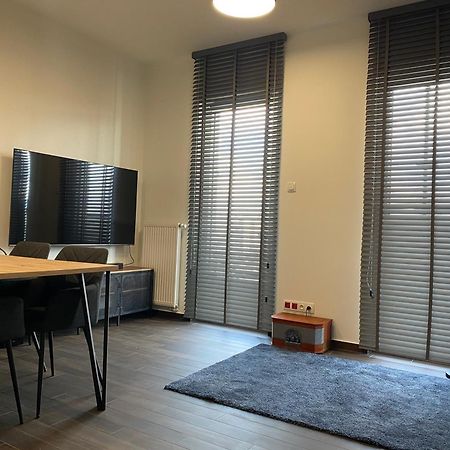 Apartamenty Wola Tower Varsovie Extérieur photo