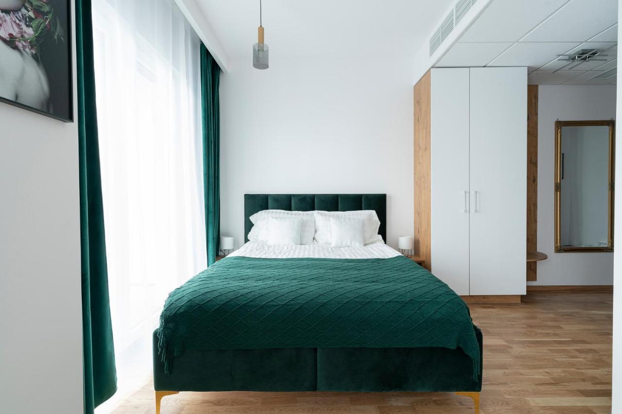 Apartamenty Wola Tower Varsovie Extérieur photo