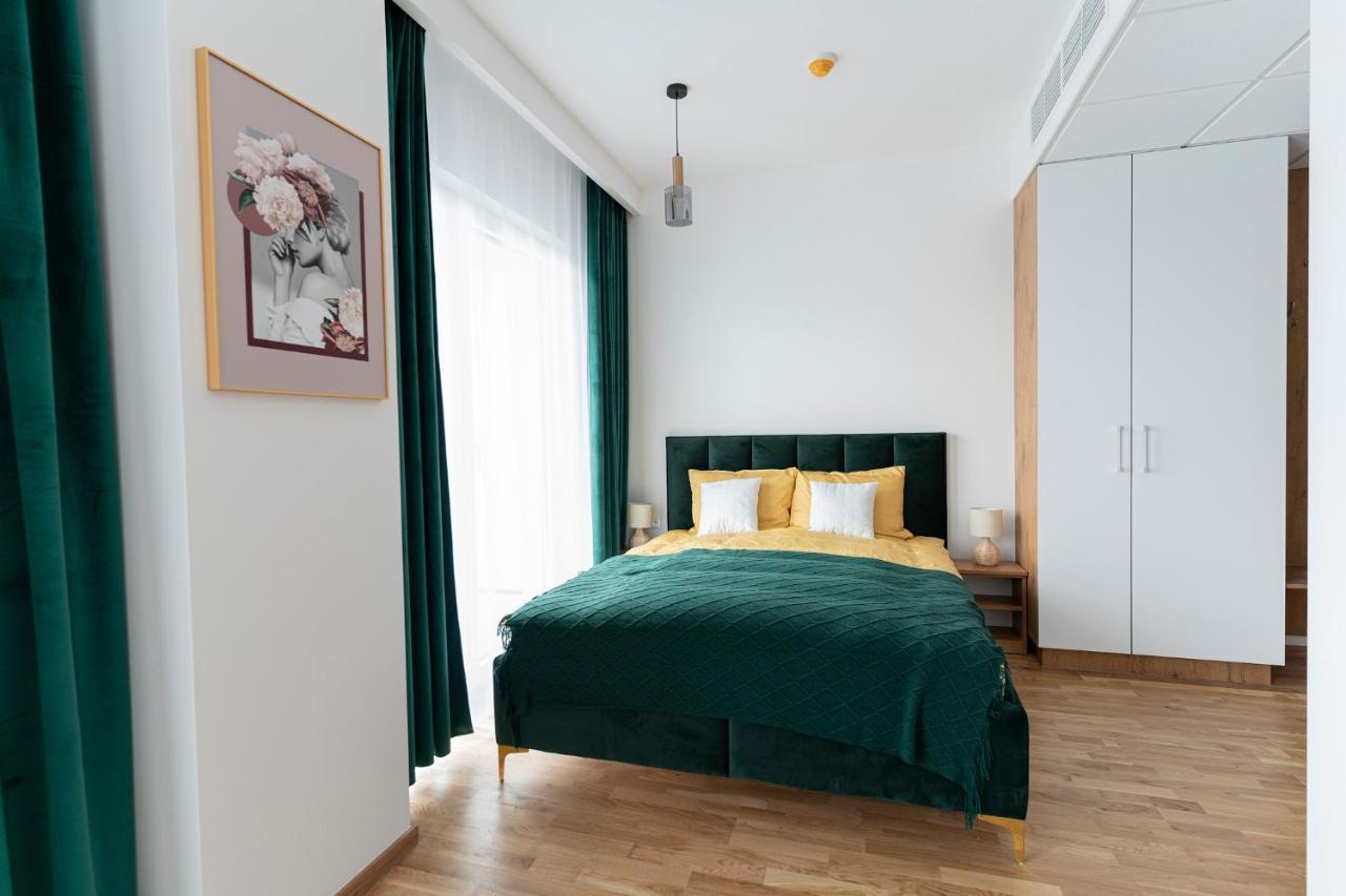 Apartamenty Wola Tower Varsovie Extérieur photo