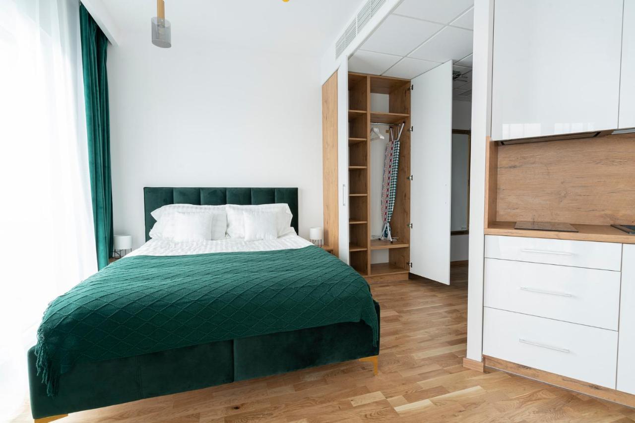 Apartamenty Wola Tower Varsovie Extérieur photo