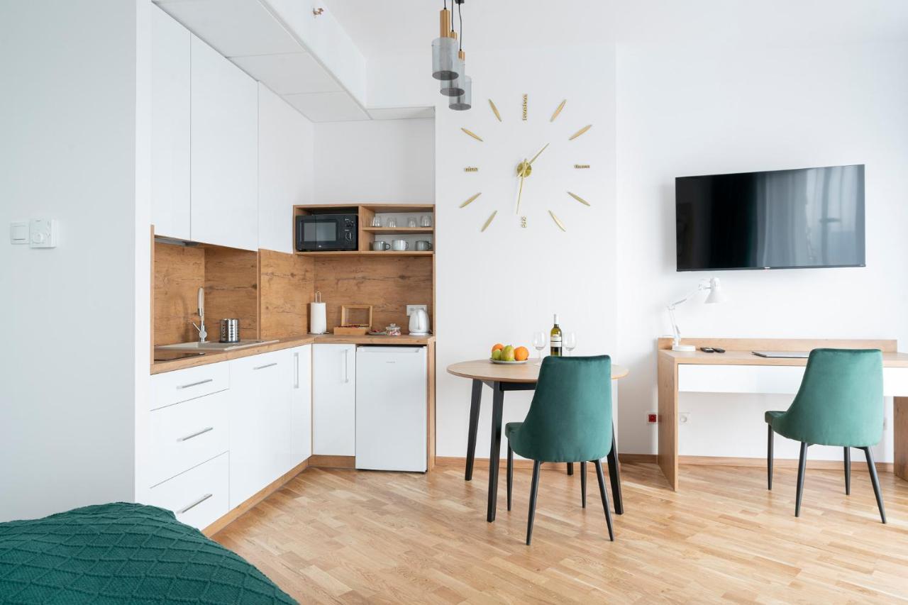 Apartamenty Wola Tower Varsovie Extérieur photo