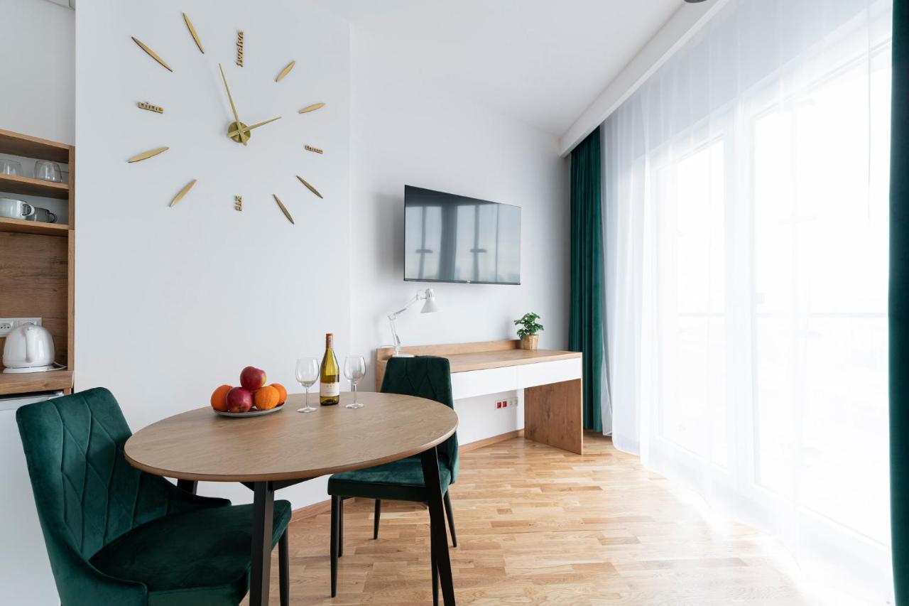 Apartamenty Wola Tower Varsovie Extérieur photo