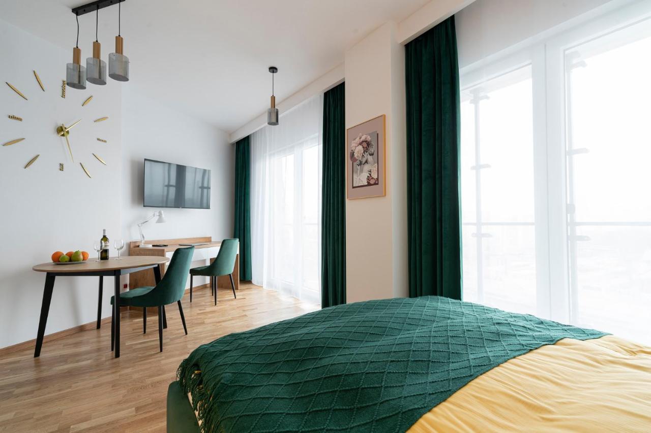 Apartamenty Wola Tower Varsovie Extérieur photo