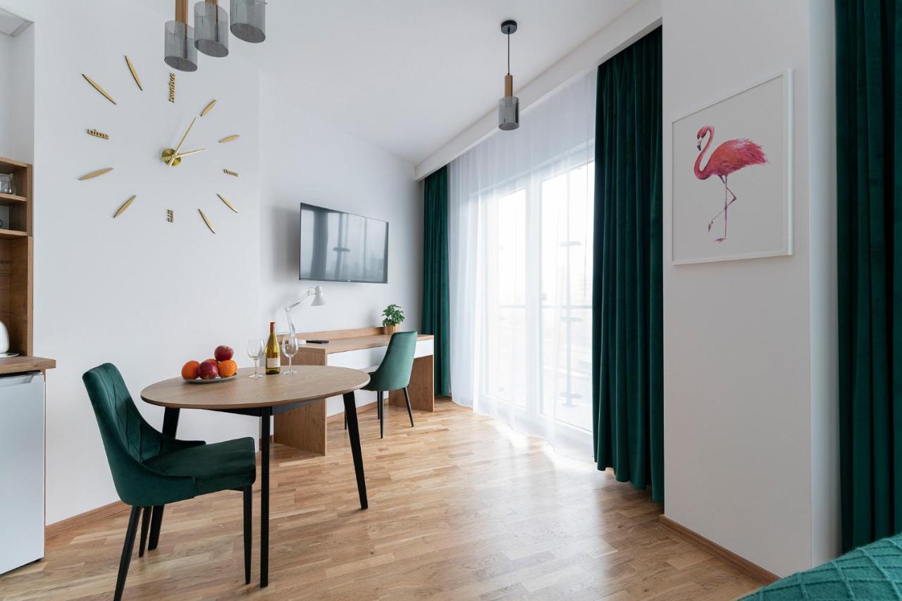Apartamenty Wola Tower Varsovie Extérieur photo