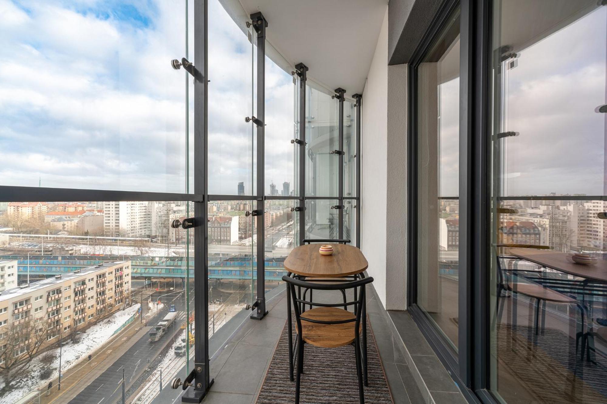 Apartamenty Wola Tower Varsovie Extérieur photo