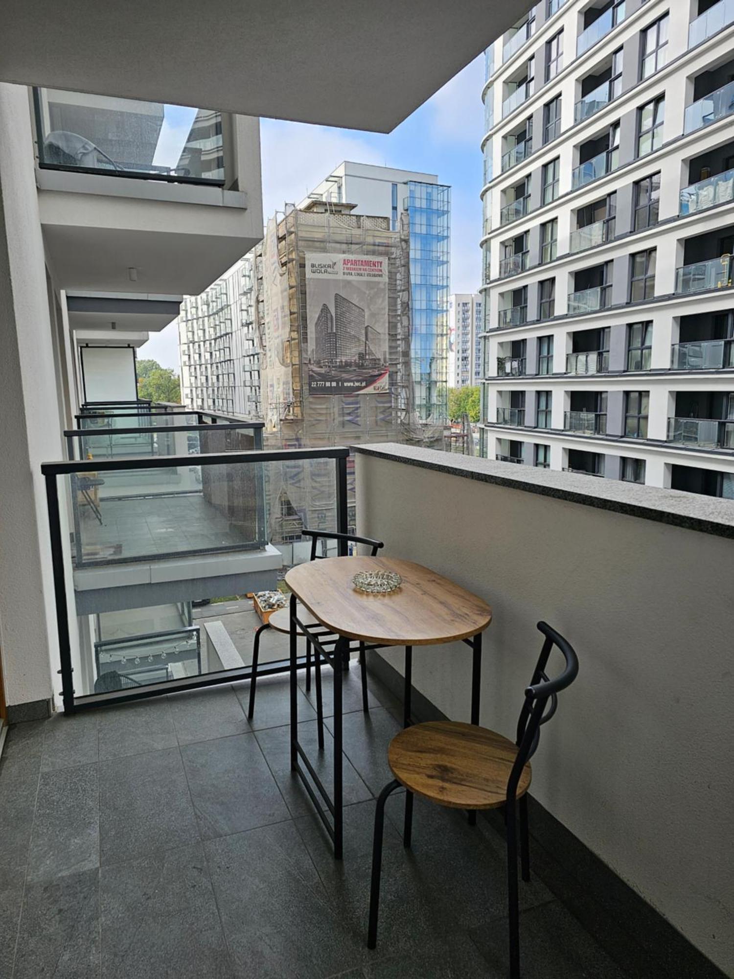 Apartamenty Wola Tower Varsovie Extérieur photo