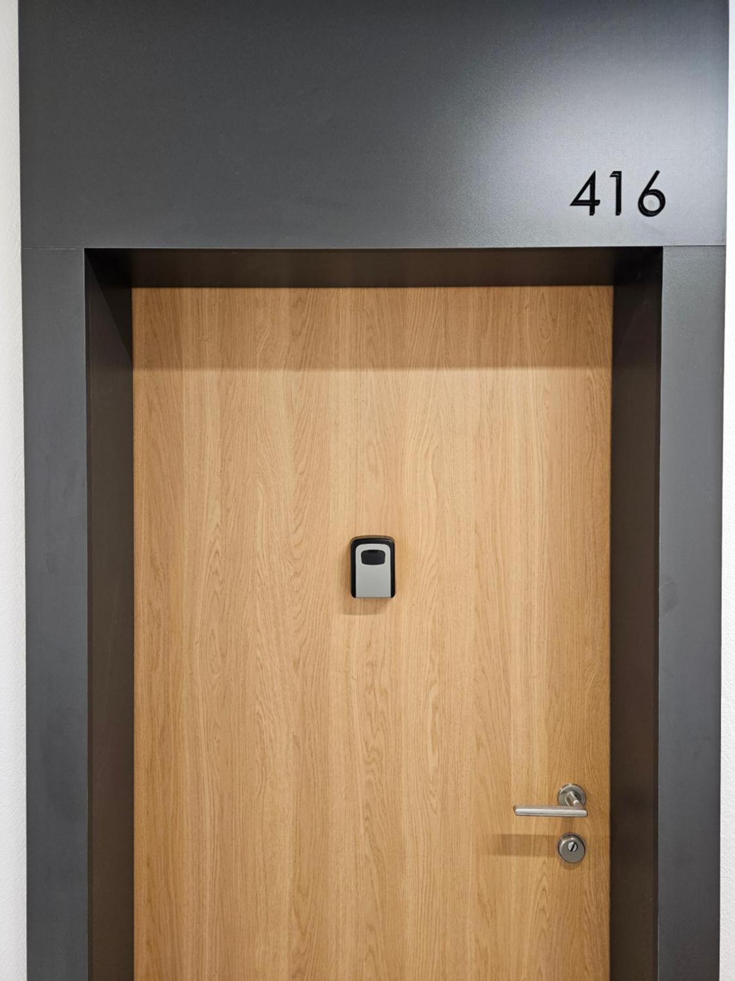Apartamenty Wola Tower Varsovie Extérieur photo
