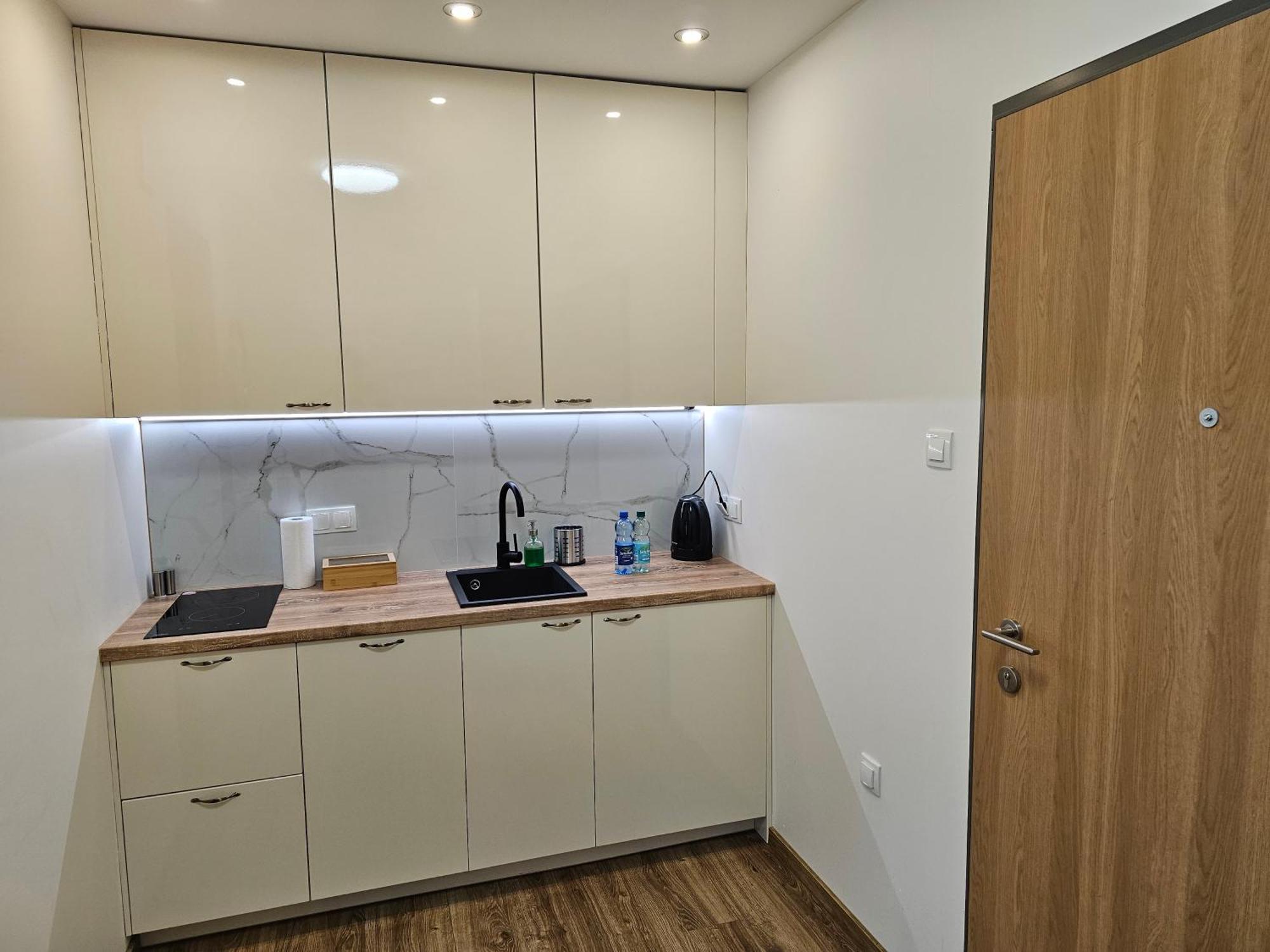 Apartamenty Wola Tower Varsovie Extérieur photo