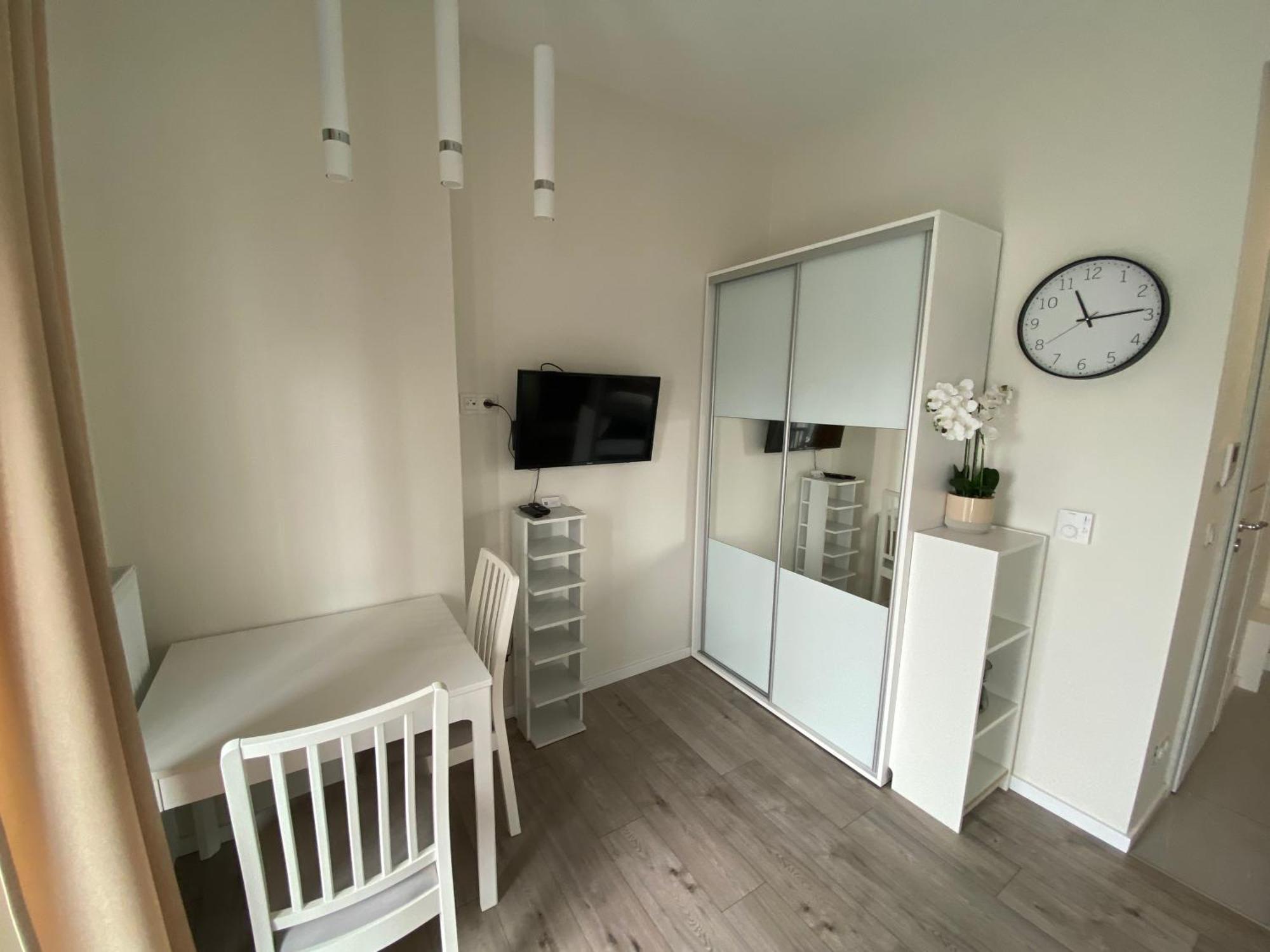 Apartamenty Wola Tower Varsovie Extérieur photo