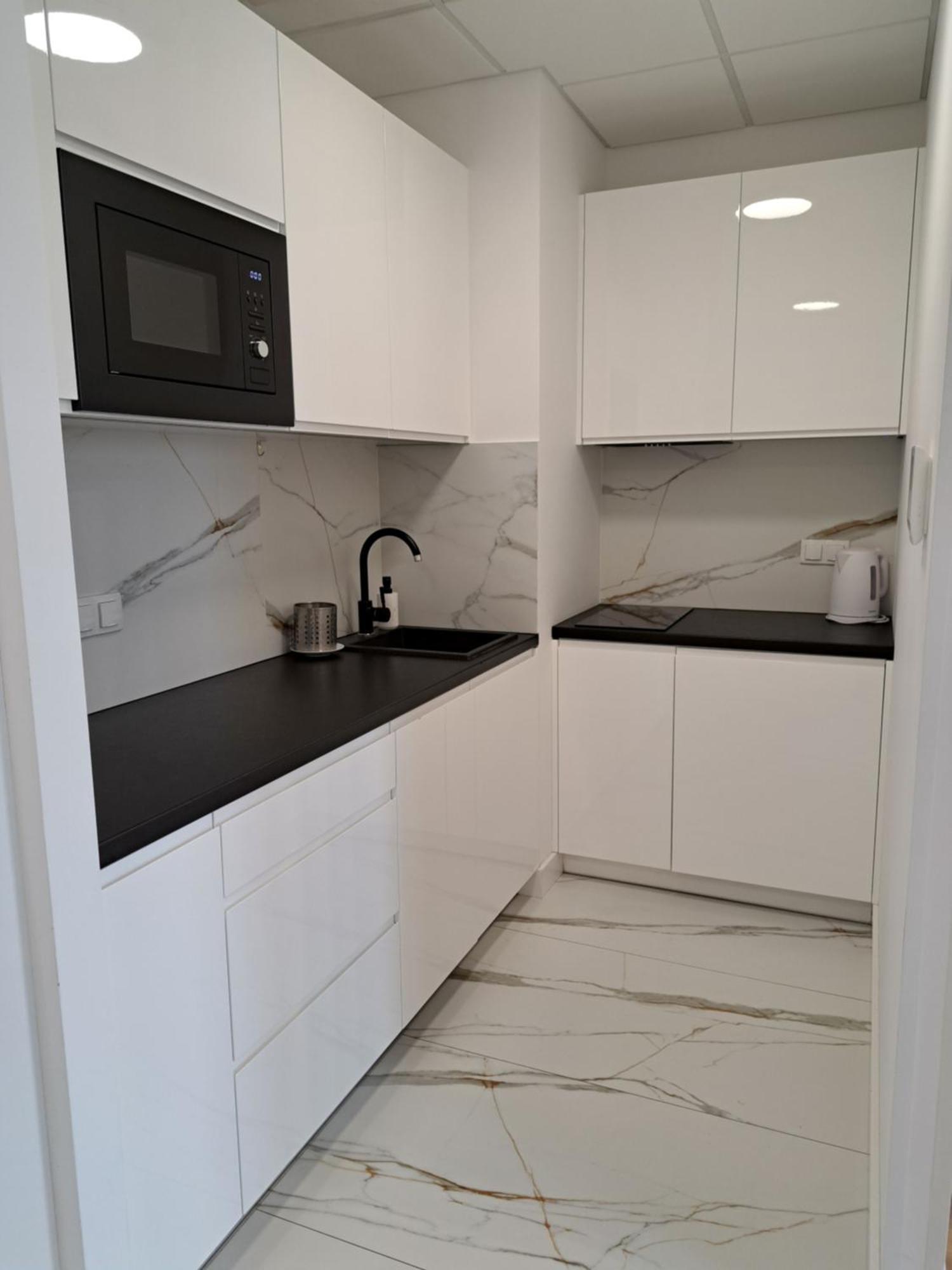 Apartamenty Wola Tower Varsovie Extérieur photo