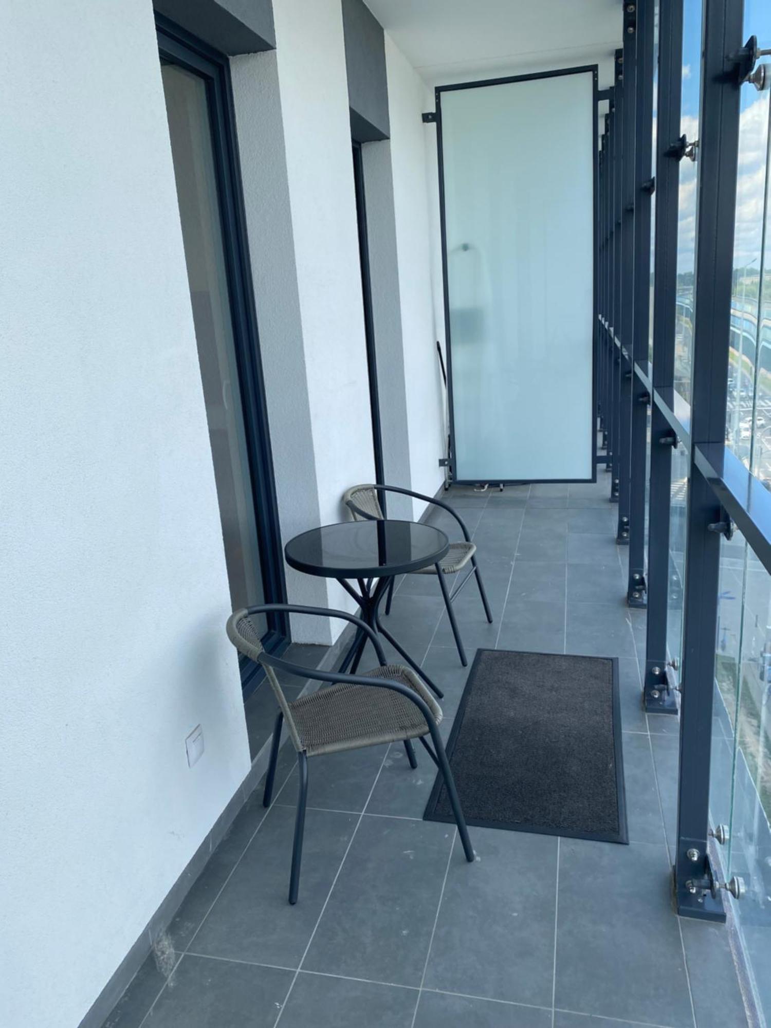 Apartamenty Wola Tower Varsovie Extérieur photo