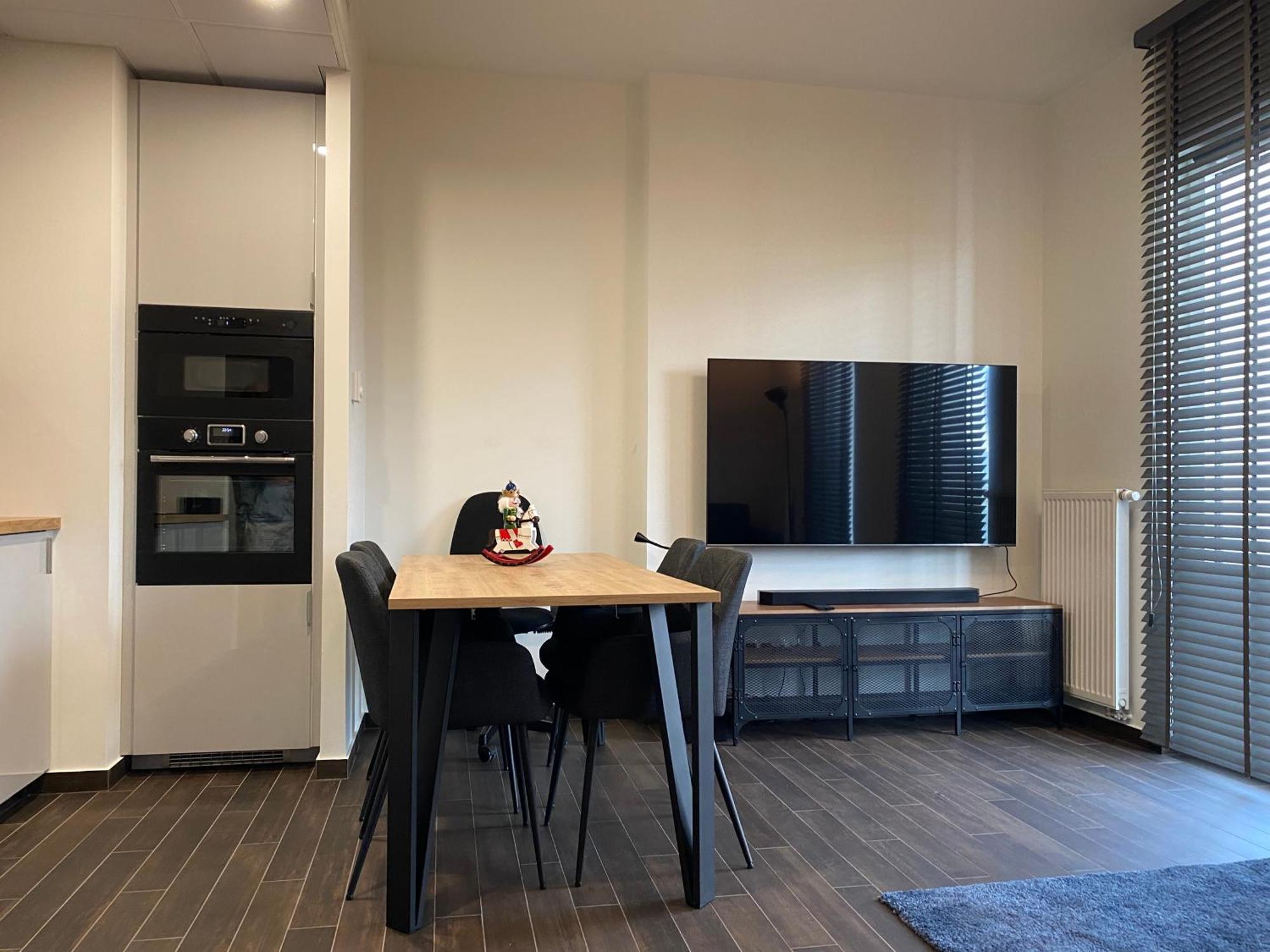 Apartamenty Wola Tower Varsovie Extérieur photo