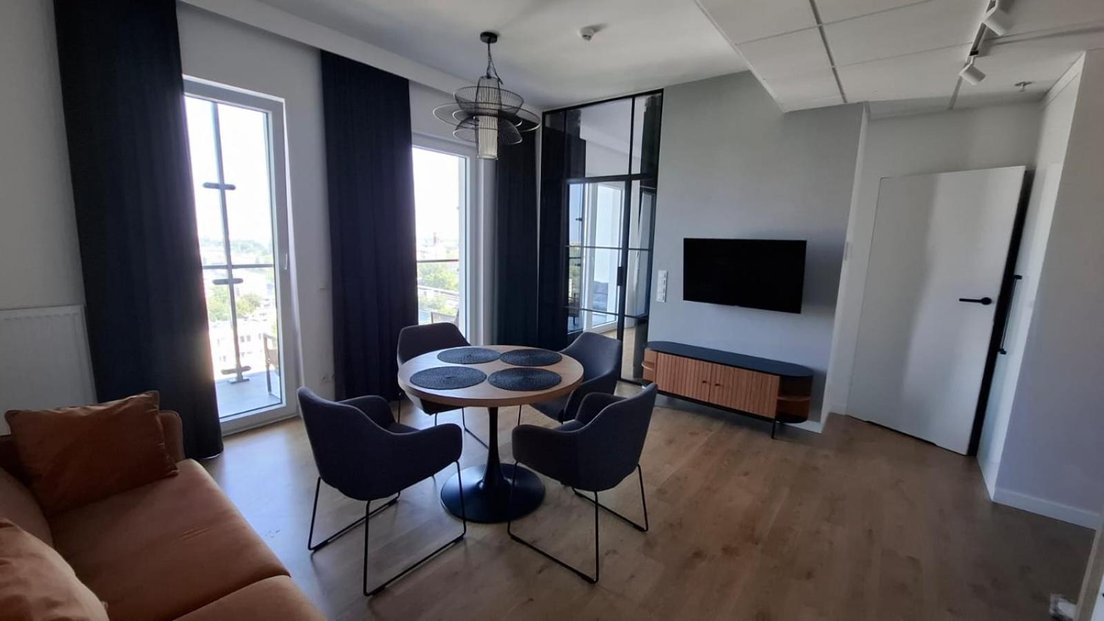 Apartamenty Wola Tower Varsovie Extérieur photo